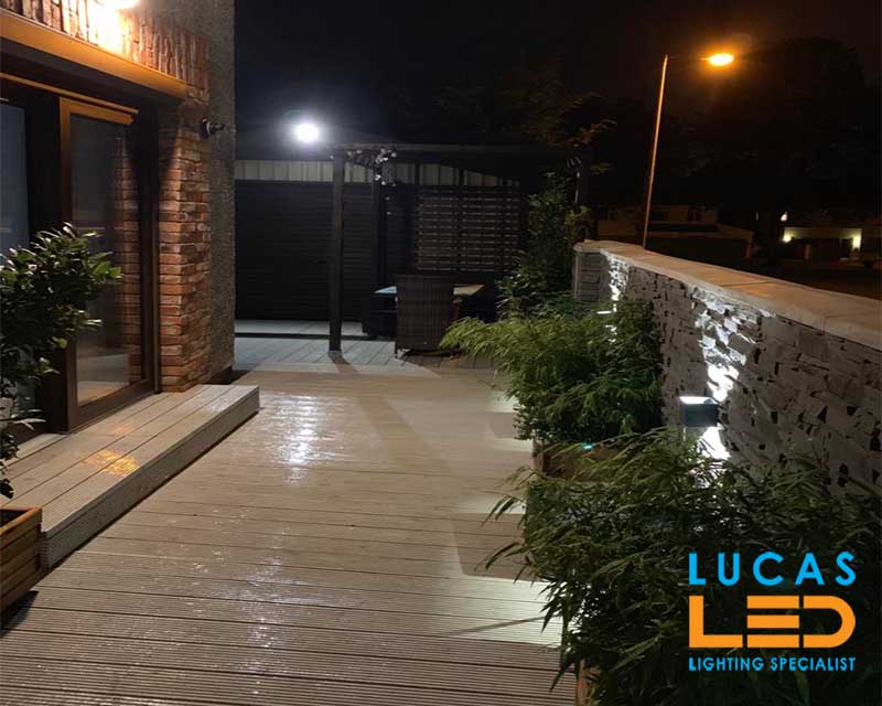 Surface LED Facade Fitting Light- 7W- IP54- 4000K- 380lm- Indoor & Outdoor- Up&Down- REKA White square shape 